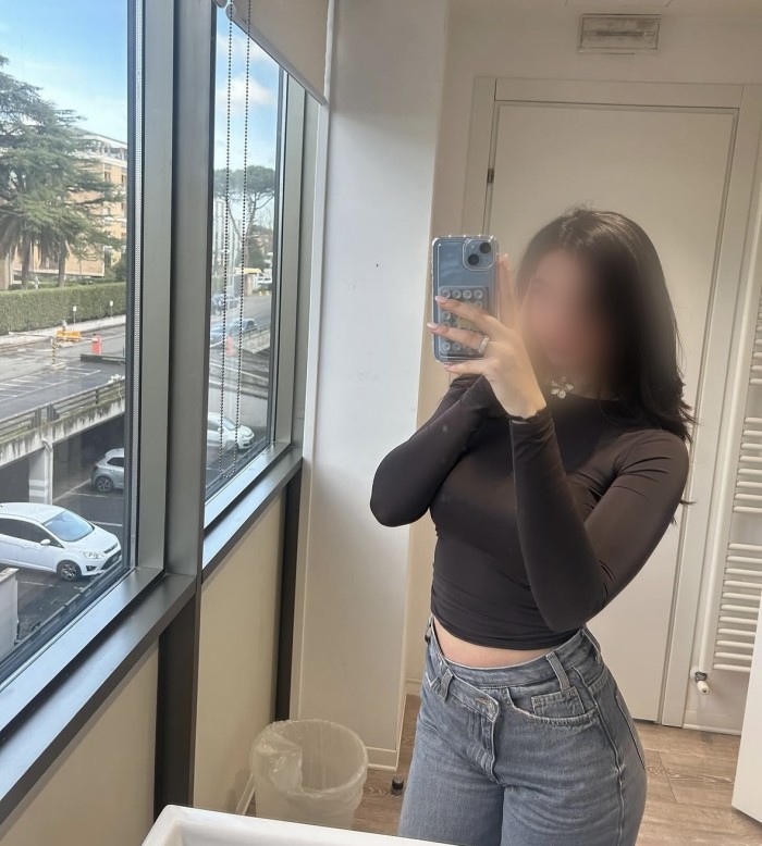 Yina,Preciosa jovencita colombiana desde 15 euros!