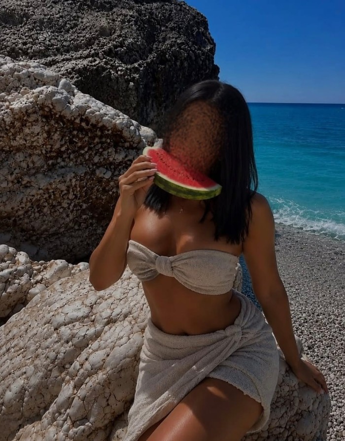 DELICIOSA ANDALUZA IMPLICADA DESEOSA DE PLACER