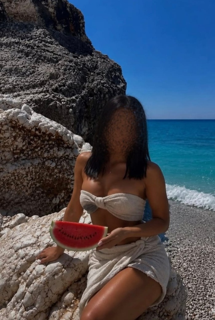 DELICIOSA ANDALUZA IMPLICADA DESEOSA DE PLACER