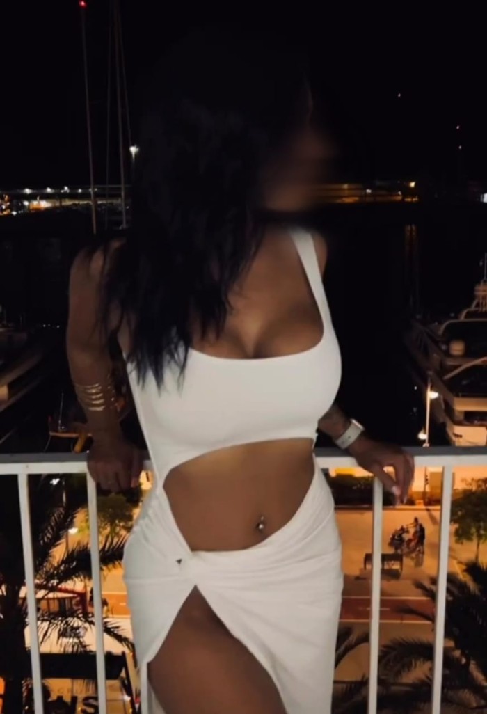 DELICIOSA ANDALUZA IMPLICADA DESEOSA DE PLACER
