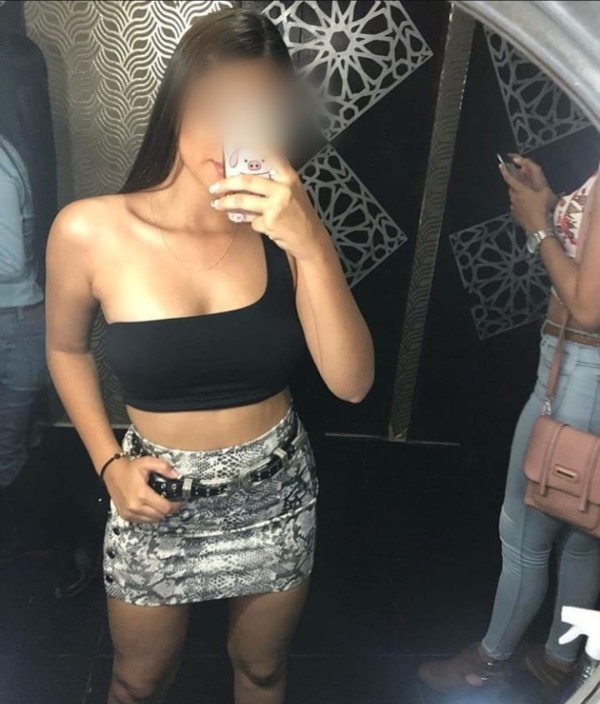 HERMOSA COLOMBIANA DISPUESTA A DARTE LO MEJOR DE MI
