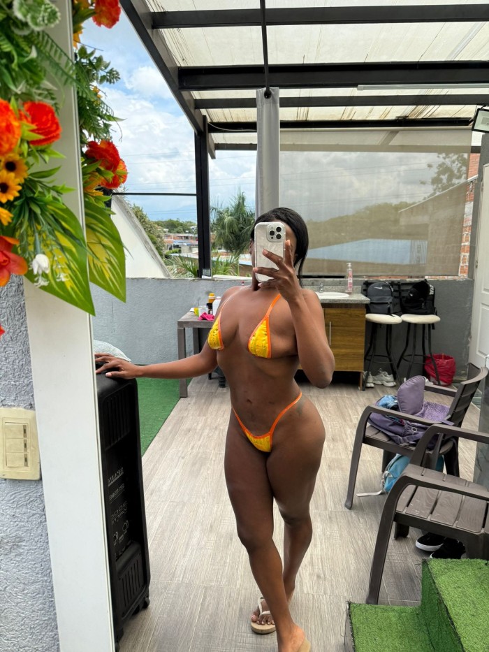 EN BENICARLO MORENAZANA ARDIENTE LLENA DE PLACER