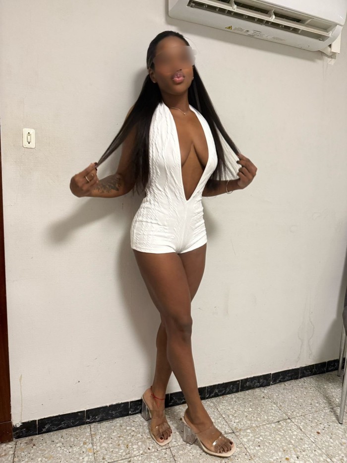 EN BENICARLO MORENAZANA ARDIENTE LLENA DE PLACER