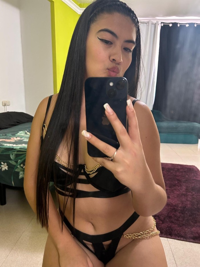 Fiestera, jueguetona