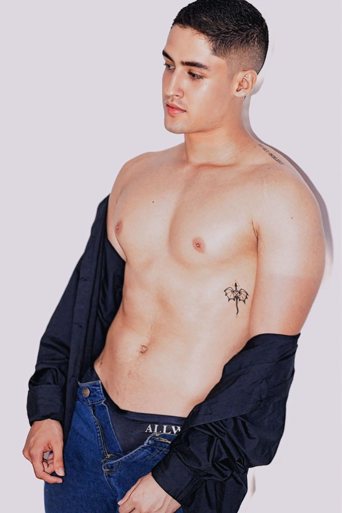 ARDIENTE Y SEDUCTOR HOMBRE CON GANAS DE PLACER