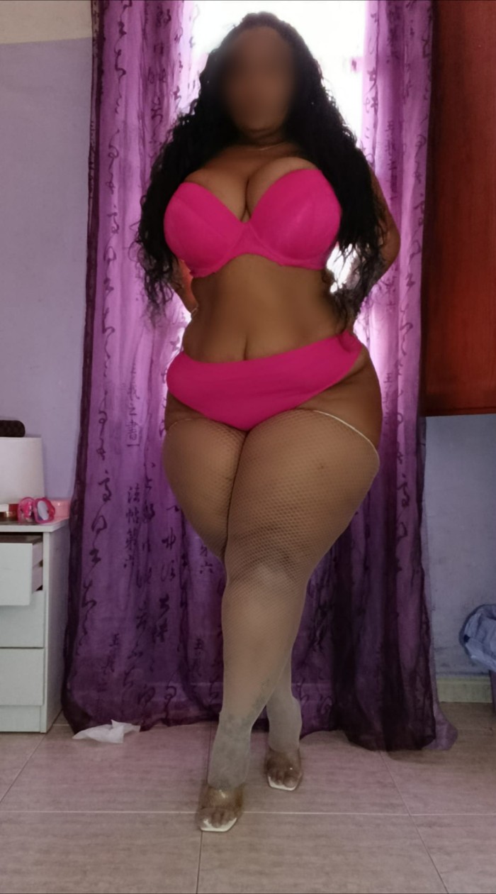 Gordita velludita fiestera morbosa mulata 30€