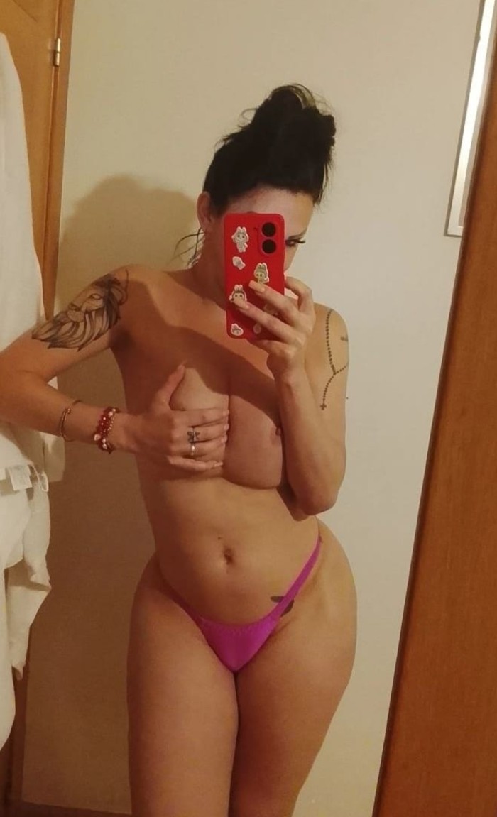 CACHONDA, FIESTERA, JUGUETONA Y ARDIENTE