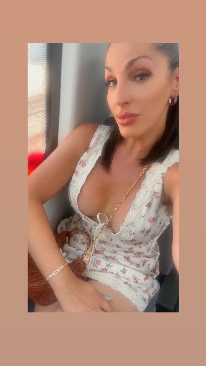 Chica trans catalana operada para heteros curiosos