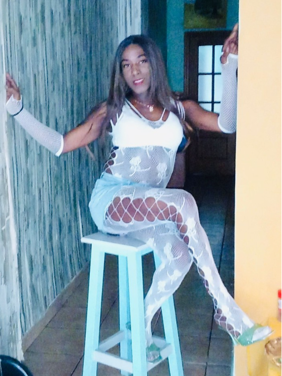 CHICA TRANS POLLONA VERSATIL LUJURIOSA MORBOSA Y COMPLACIENTE