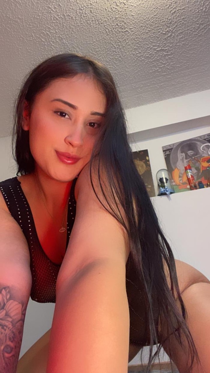 COLOMBIANA FOGOSA Y FIESTERA EN SANTURCE