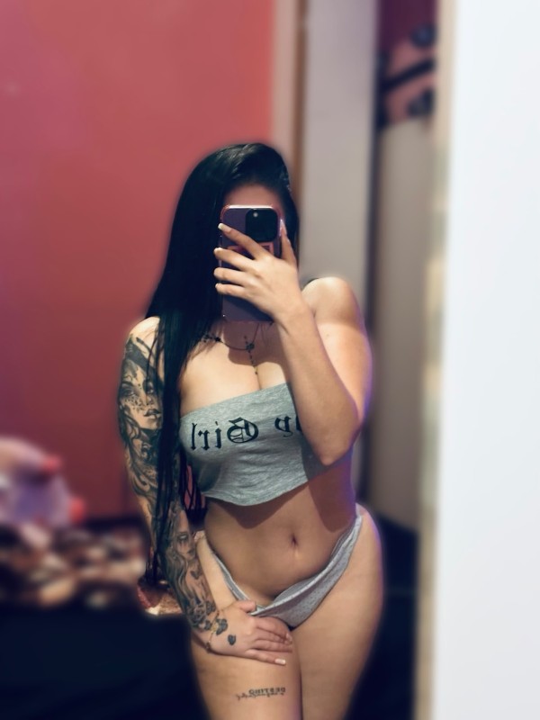 Primas cachondas con ganas de portarse mal fiesteras