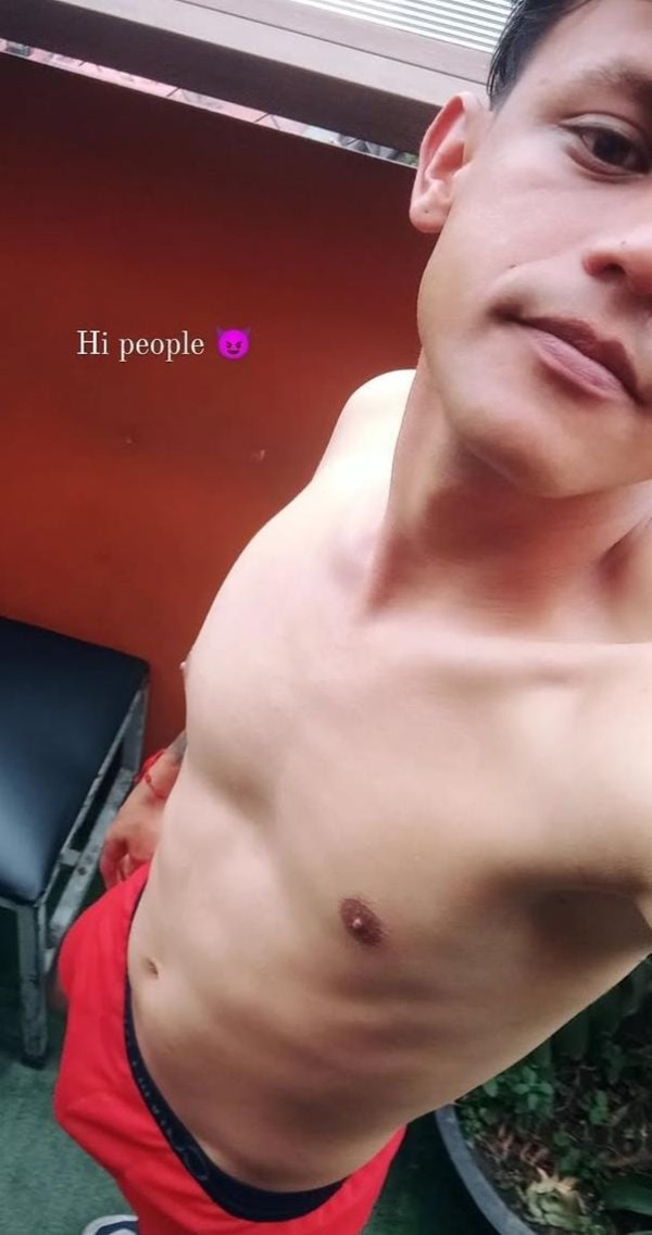 CHICO JOVEN TONIFICADO VERSÁTIL DOTADO