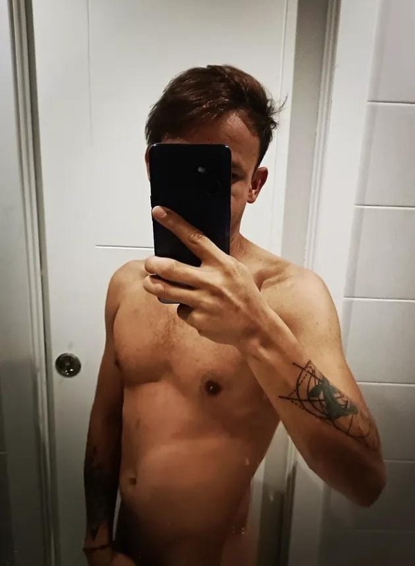 CHICO JOVEN TONIFICADO VERSÁTIL DOTADO