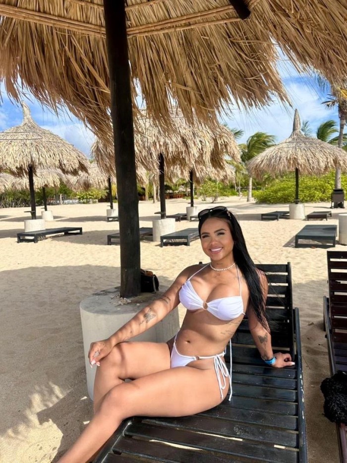 KELLY CON GANAS DE JUGAR EN MARBELLA FIESTERA