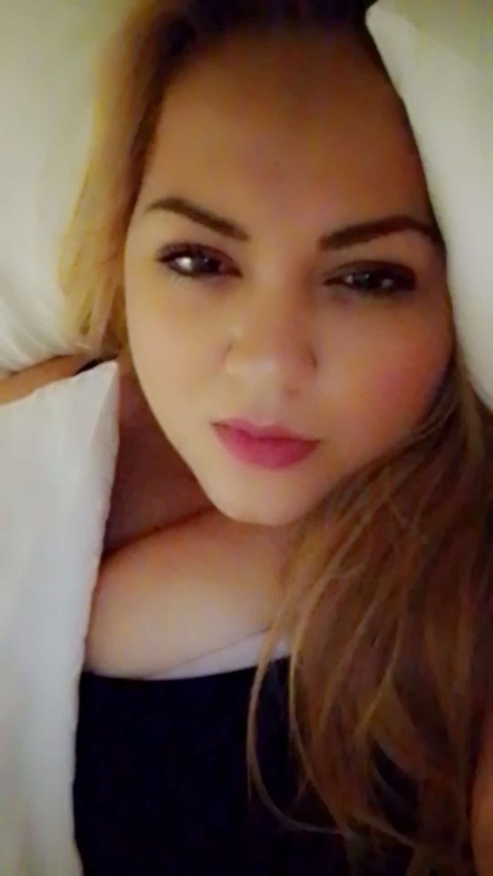 Paraguaya, ninfómana, viciosa, fiestera.