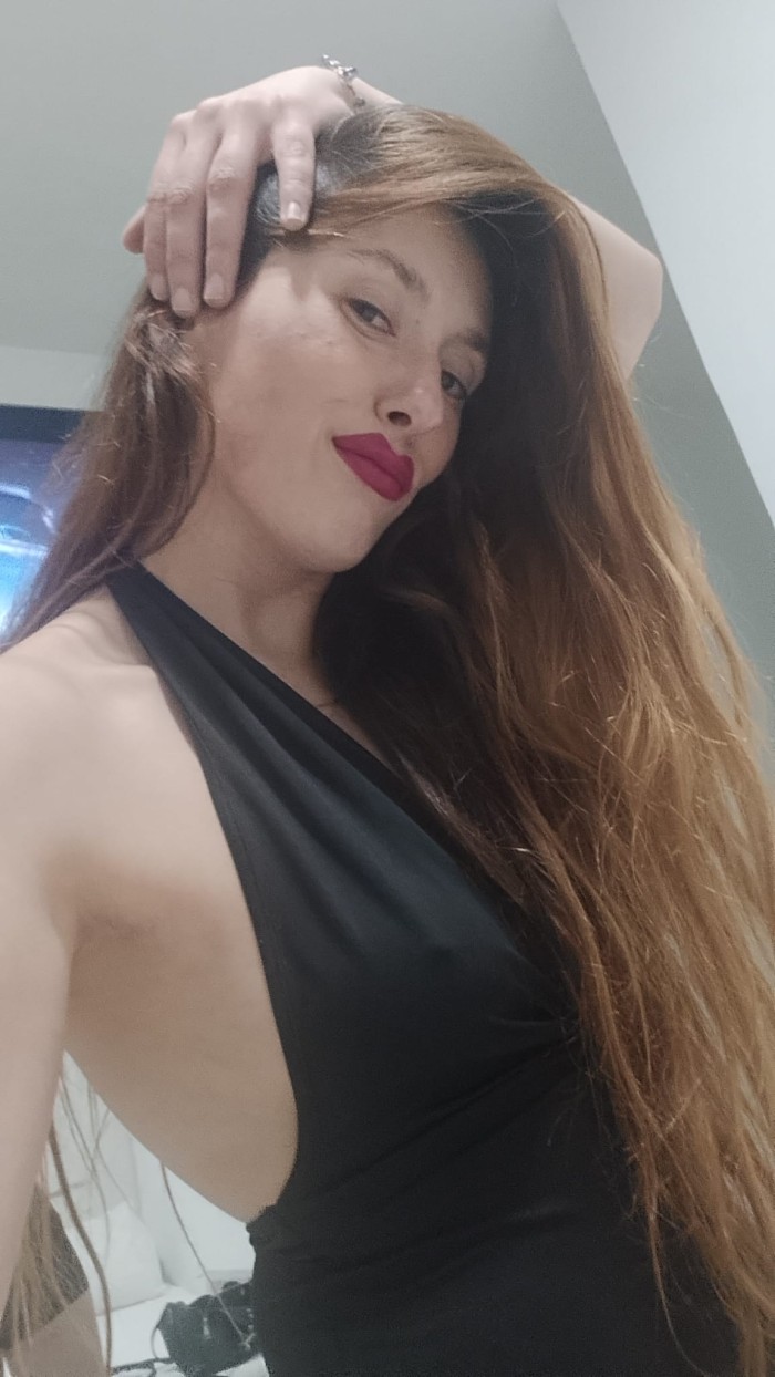 Cloe Española Con un Toque de Picardia Fiestera 24