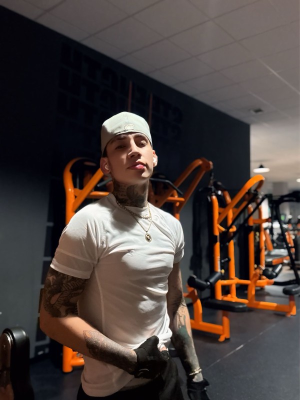 Hola soy Camilo colombiano recién llegado