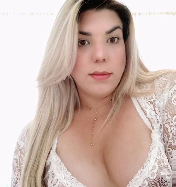 Súper Rubia mujerona