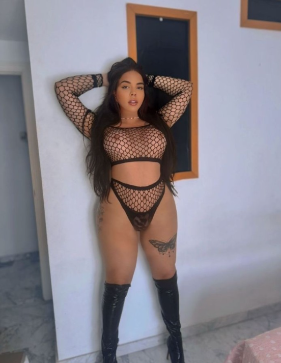 CHICA TRANS CALIENTE APASIONADA Y COMPLACIENTE