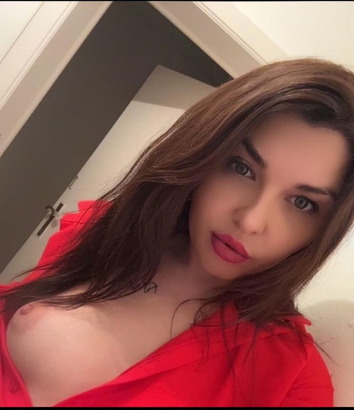MUJER CON GANAS DE UNA BUENA FOLLADA EN CALLE JAUL
