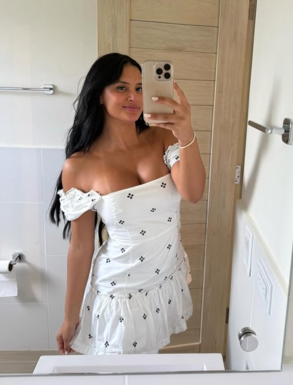 Los alcázarez doy besos caliente estoy mojadita me correre en tu boca