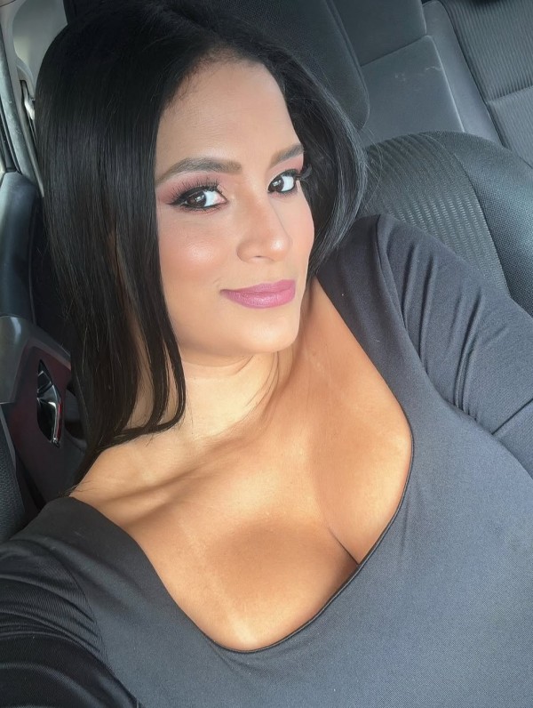 Los alcázarez doy besos caliente  estoy mojadita  me correre en tu boca