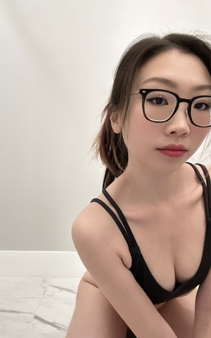SOY UNA GUAPA, SEXY Y ENCATADORA CHINA