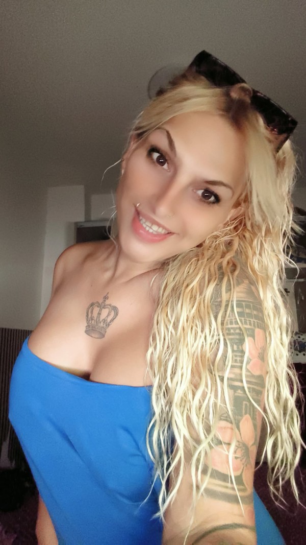 De nuevo victoria más viciosa que nunca sexo a pelo natural coño y culo