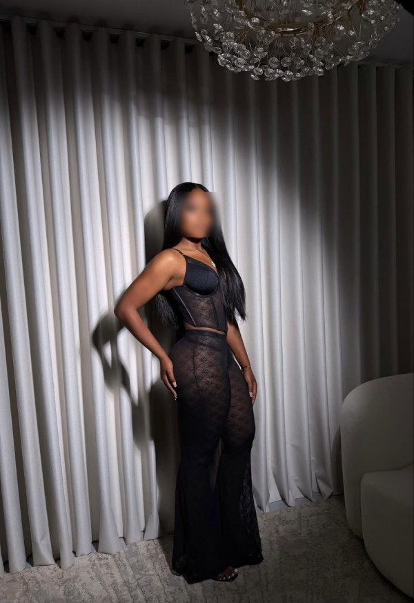 LORENA COLOMBIANA FIESTERA NALGONA EN HUESCA