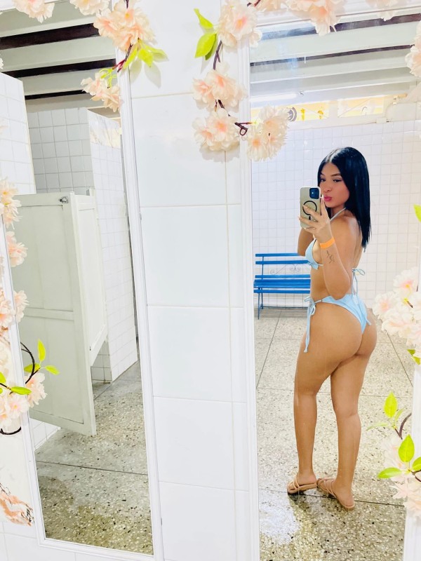 JOVENCITA 23 AÑOS COLOMBIANA 613313844 DISPONIBLES 24H EN GRANADA