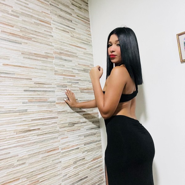JOVENCITA 23 AÑOS COLOMBIANA 613313844 DISPONIBLES 24H EN GRANADA
