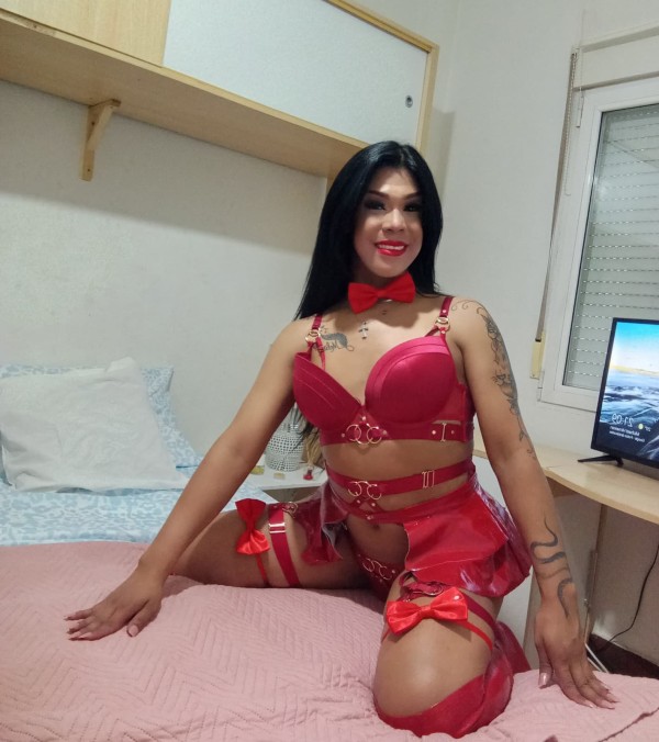 Guarra fiestera Melisa cerda activa lechera bella trans