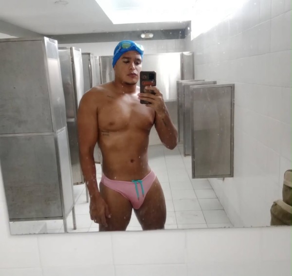 MORENO XXX POLLON FIESTERO HAGO DOMICILIO