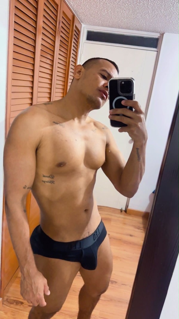 MORENO XXX POLLON FIESTERO HAGO DOMICILIO