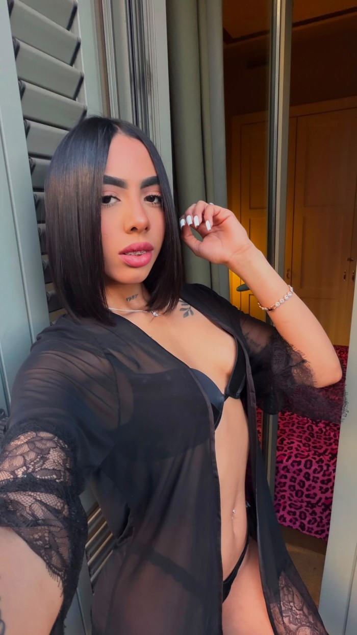 ¡HERMOSA Y EXTROVERTIDA MORENA TOP!(PIS PRIVT