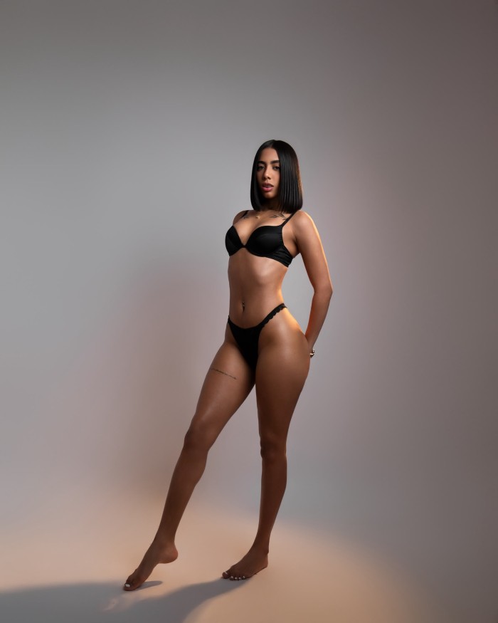 ¡HERMOSA Y EXTROVERTIDA MORENA TOP!(PIS PRIVT