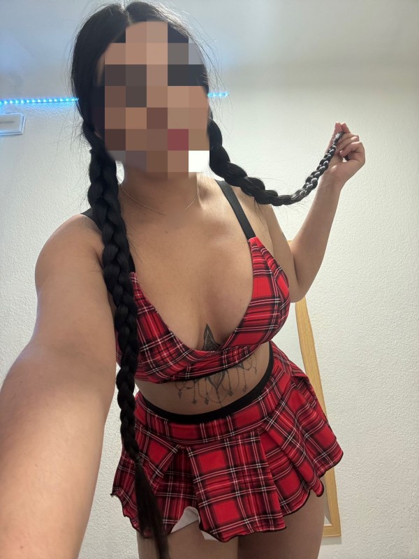 Latina muy guapa nueva en el ejido
