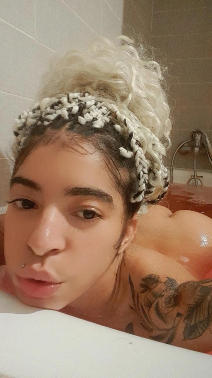 JOVENCITA BRASILEÑA GUAPÍSIMA RECIÉN LLEGADA 24H