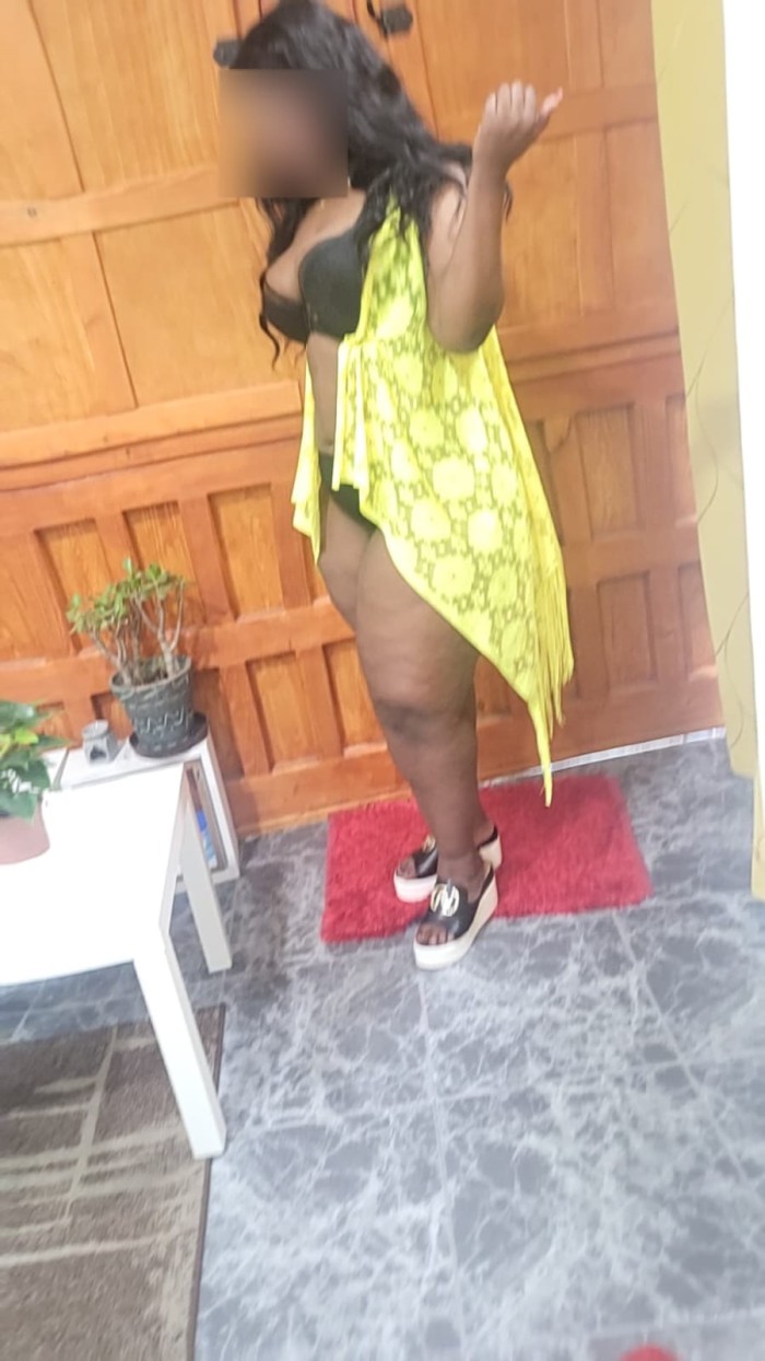 FIESTERA CALIENTE MUY IMPLICADA Y COMPLACIENTE