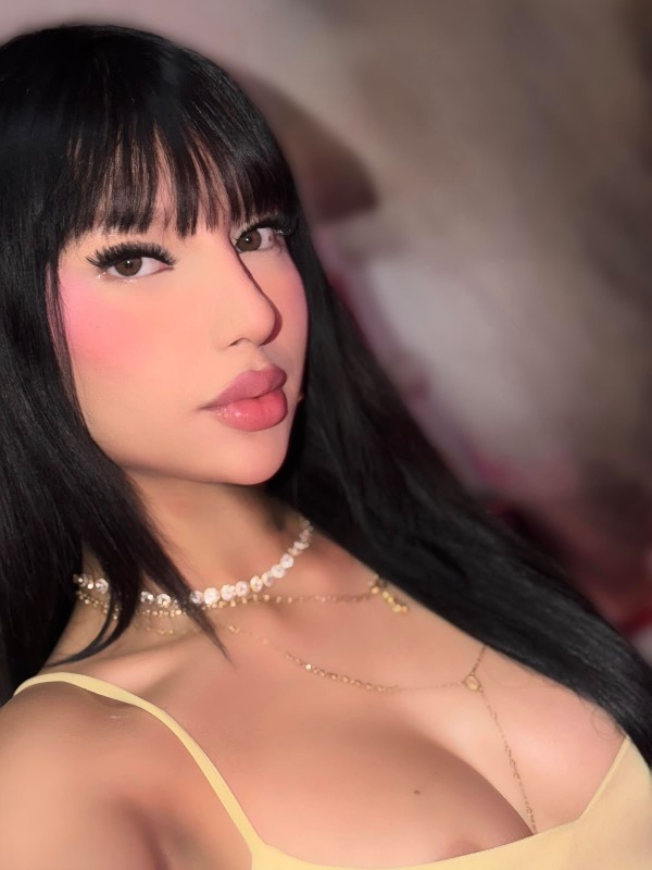 MIA GRAN NOVEDAD COLOMBIANA UNA CHICA ESPECTACULAR