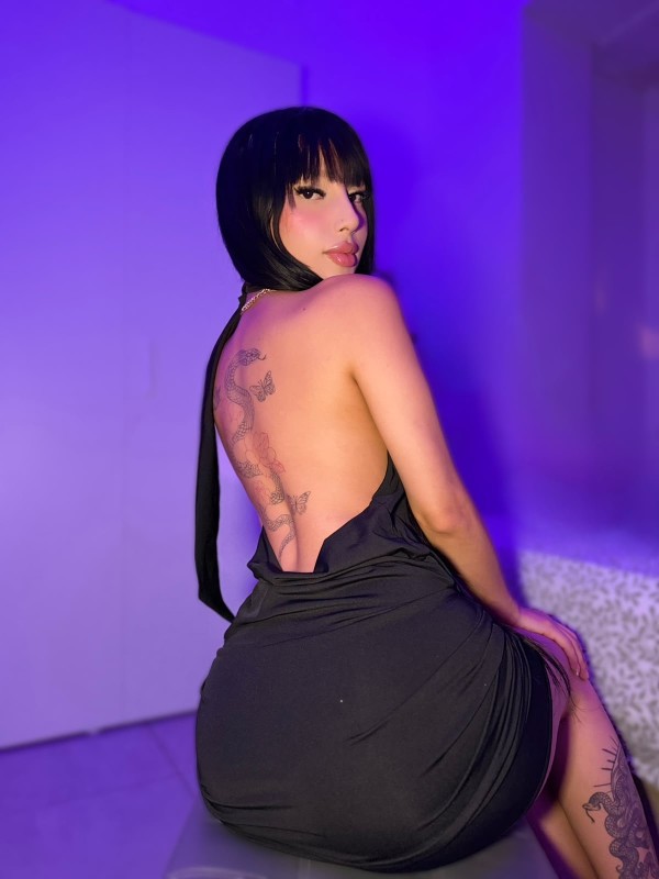 MIA GRAN NOVEDAD COLOMBIANA UNA CHICA ESPECTACULAR