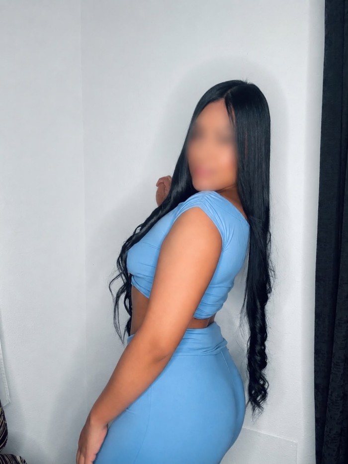 CACHONDA Y ATREVIDA DANDO MUCHO PLACER