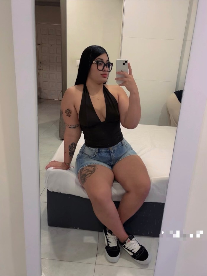 COMPLACIENTE Y MUY GUARRA 19 AÑITOS