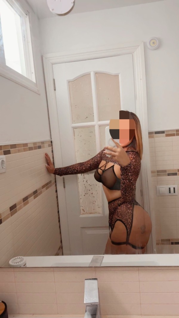 Cachonda y viciosa NINFOMANA fiestera en Talavera