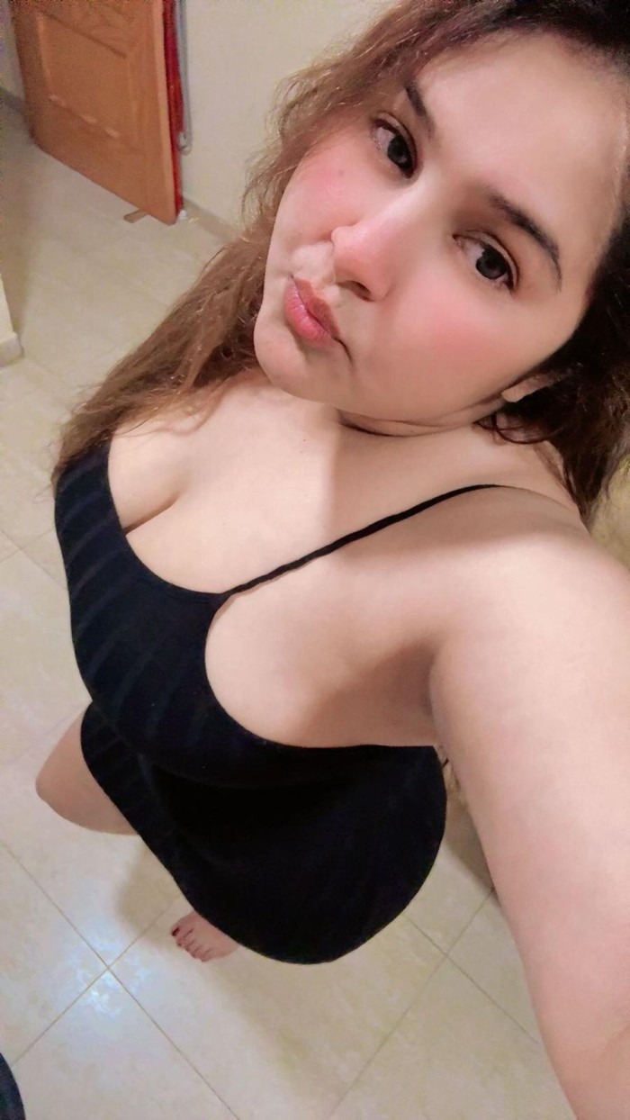 MORENA EXPLOSIVA CACHONDA EN ROQUETAS