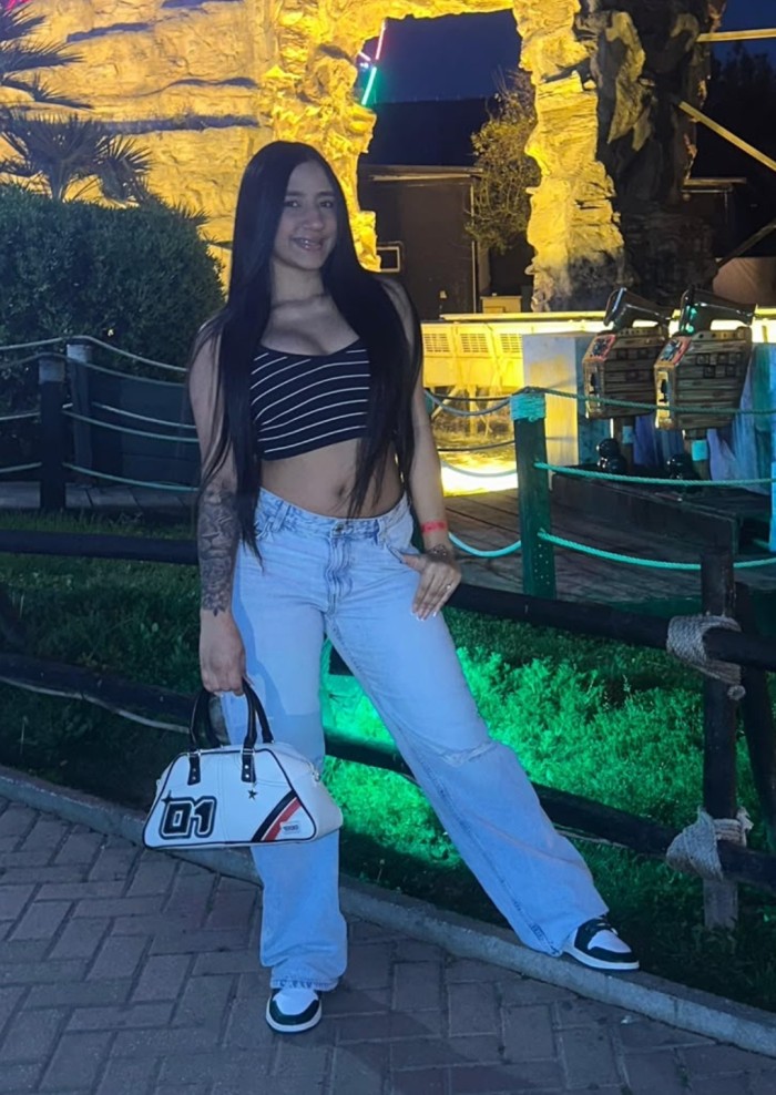 POR LA FLORIDA – VENEZOLANA DE LUJO EXPLOSIVA Y CARIÑOSA