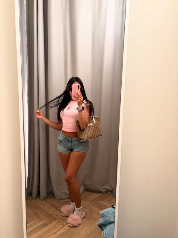 HERMOSA FIESTERA HERMOSAS CURVAS