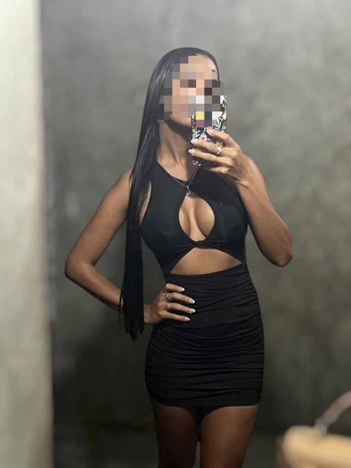 DELICIOSA VENEZOLANA CON GANAS DE SEXO SIN PARAR