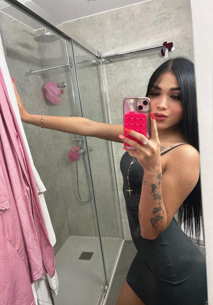 VENEZOLANA CACHONDA MUY COMPLETA