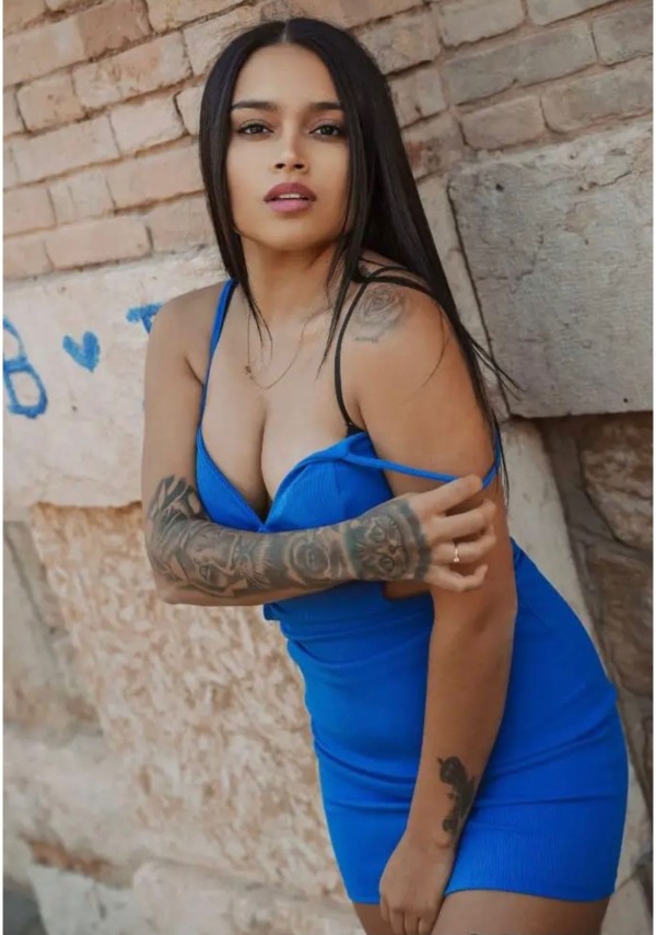 CAMILA  RECIEN LLEGADA A PUERTO SAGUNTO FIESTERA